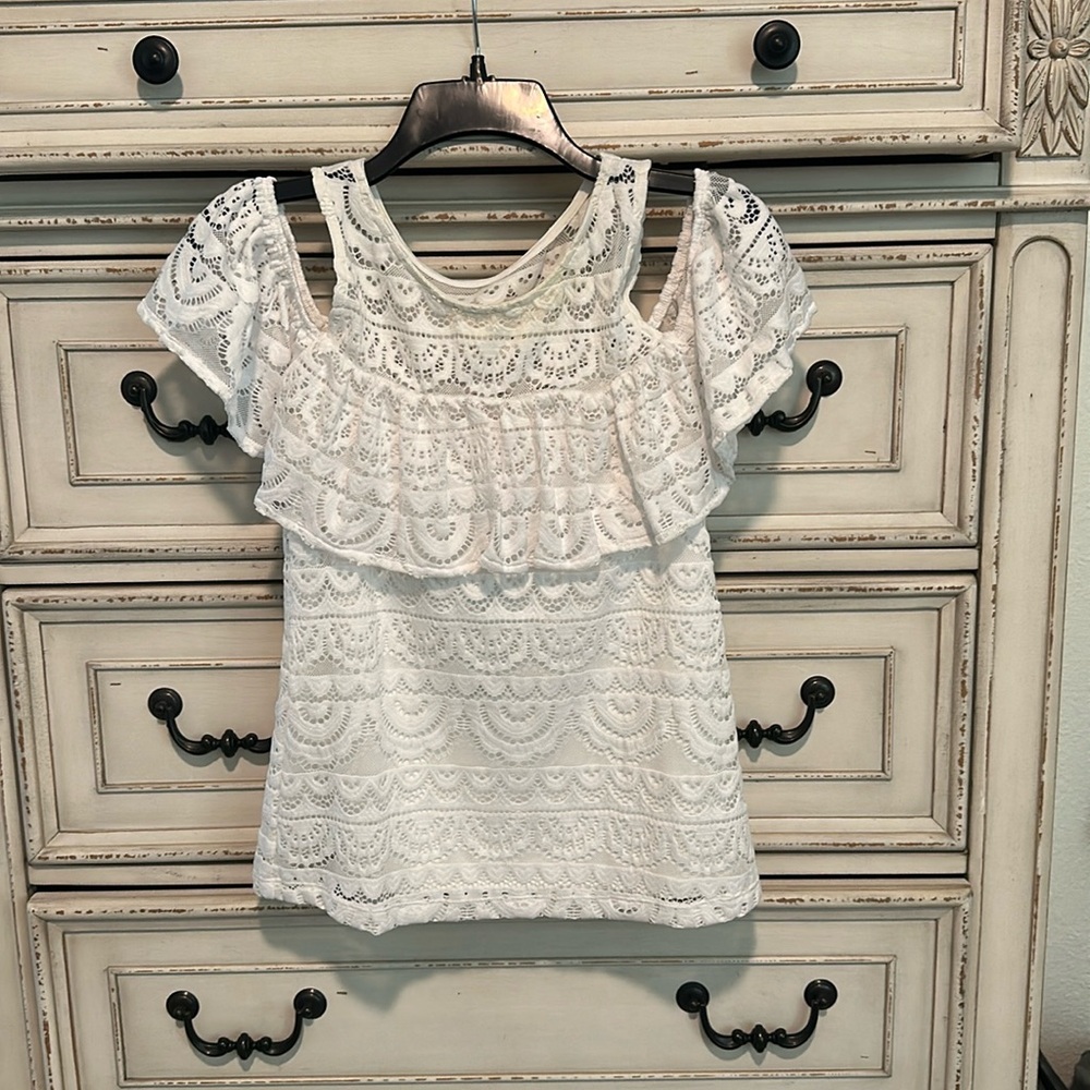 Lilly Pulitzer Lyra Top in Resort White Scalloped Striped Lace